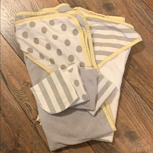 Falls Creek 2-Piece Hooded Towels & 4 Wash Cloths